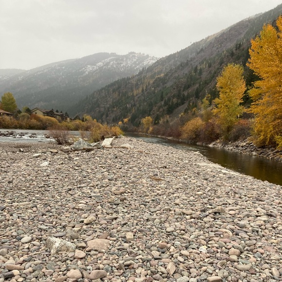 Meet your Posher, Tiffany - Picture 1 of 5